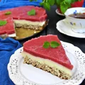 CIASTO Z MASĄ BUDYNIOWĄ I MUSEM TRUSKAWKOWYM BEZ MĄKI (192 KCAL)