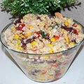 Sałatka z kaszą bulgur i wędzonym kurczakiem