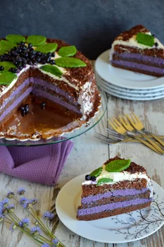 Tort leśny z jagodami