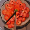 Keto ciasto z musem czekoladowym i truskawkami (Paleo, LowCarb, Vegan)