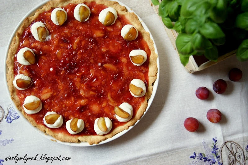 Krucha tarta ze śliwkami