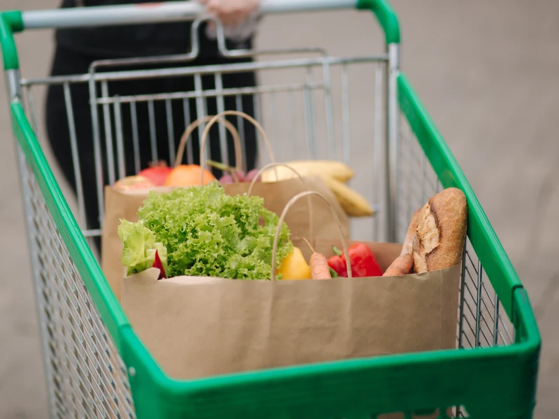 Sklepy otwarte w Wielkanoc 2024: Jak będą czynne Lidl, Biedronka, Kaufland, Żabka?