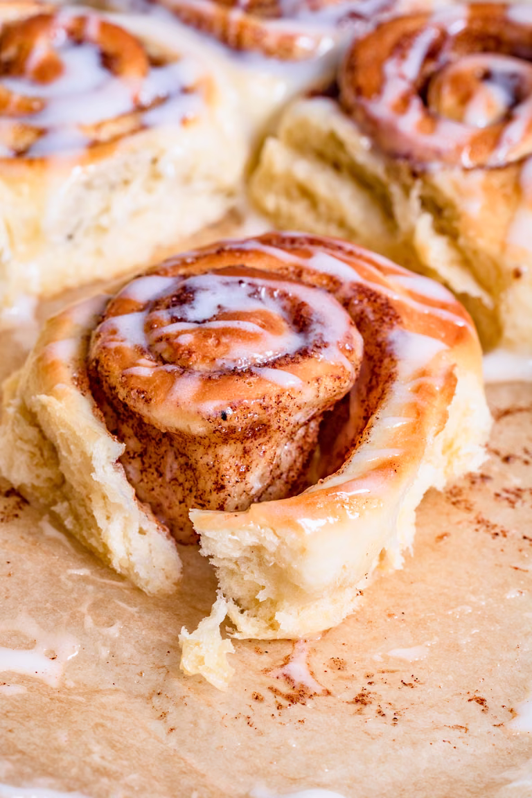 Cinnamon rolls – delikatne bułeczki cynamonowe (6 składników)