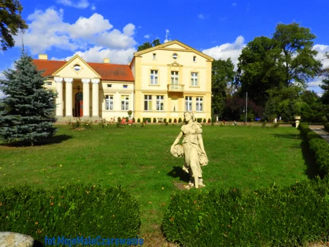 Odnowione Dwory woj. łódzkiego - Piorunów