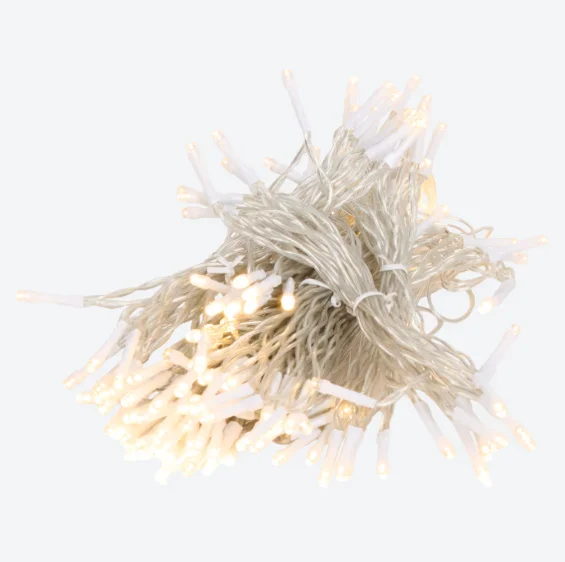 Zdjęcie Ta świecąca zasłona z Action za 39 zł umili każdy wieczór! Romantyczny klimat na oknie – bez świeczek i kominka przez cały rok #2