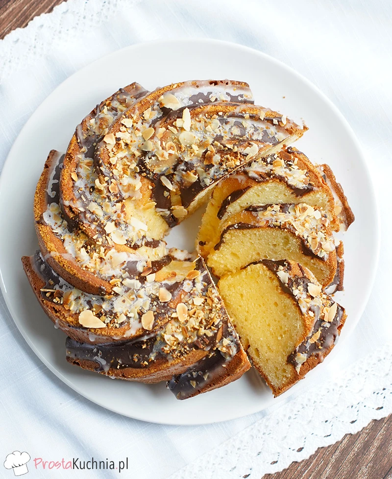 Wielkanocna babka z serem