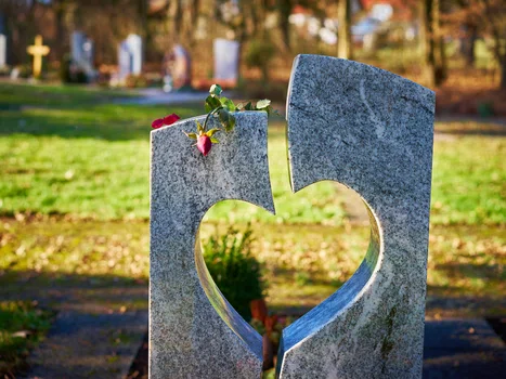Nowa ustawa o cmentarzach i chowaniu zmarłych. Co się zmieni?