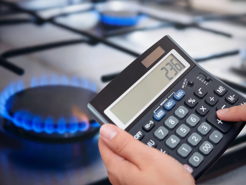 Dodatek dla seniorów! Kto otrzyma 255 zł na energię elektryczną i gazową?