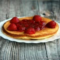 Omlet z truskawkami