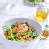 Bezglutenowe spaghetti cukiniowe z krewetkami i cykorią