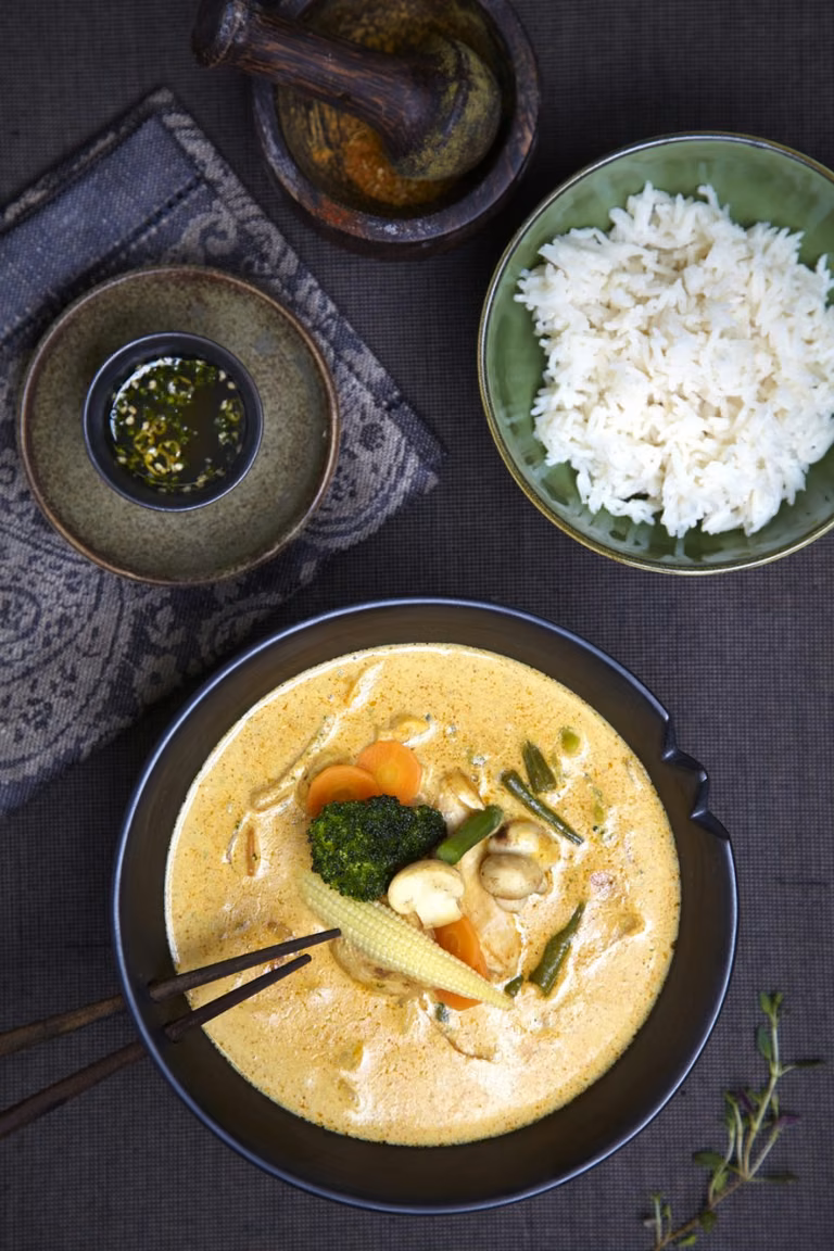 WARZYWA W CZERWONYM CURRY