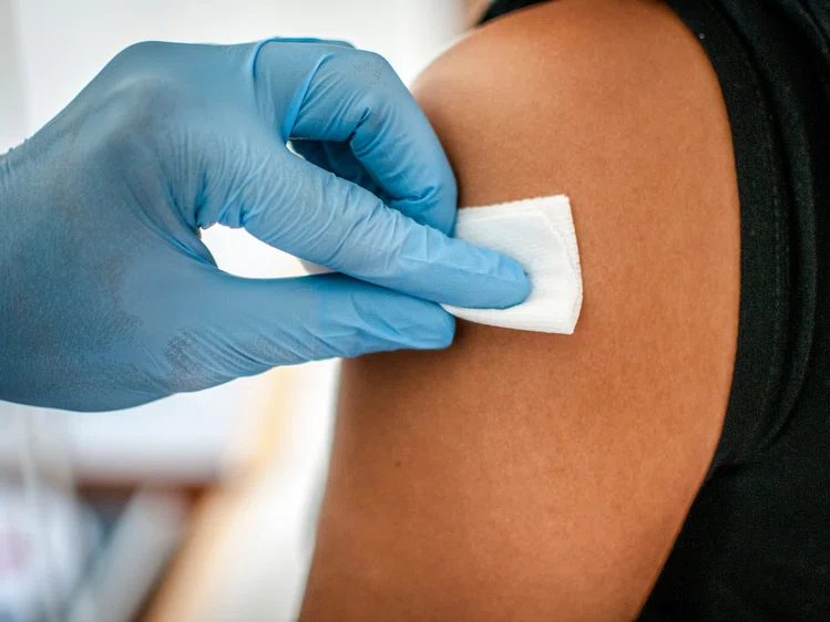 Zdjęcie Jak wygląda proceder fałszowania szczepień przeciw Covid-19? Prowokacja dziennikarza TVN. #2