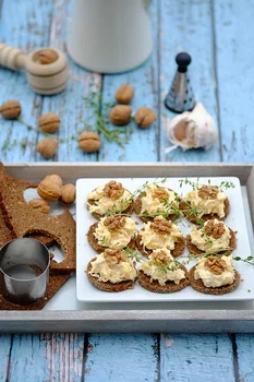 Kanapeczki czosnkowe