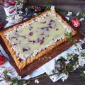 Mazurek z wiśniami i białą czekoladą
