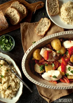 wykwintnie, a zarazem prosto: dorsz po marokańsku z oliwkami, pomidorkami i ziemniakami