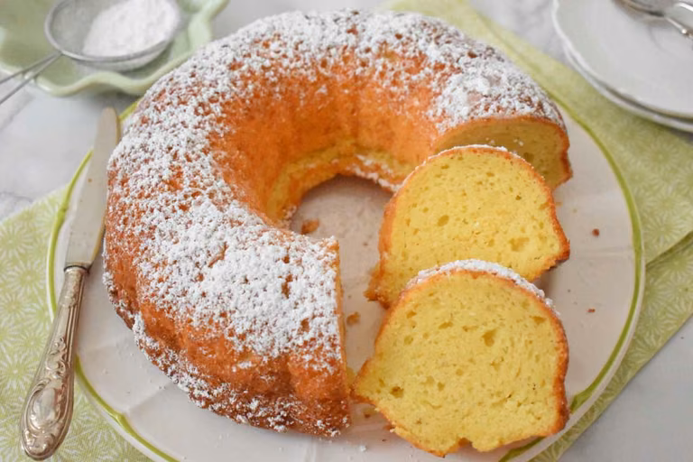 Wilgotna babka serowa z serkiem ricotta