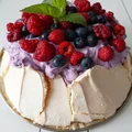 Pavlova z masą jagodową