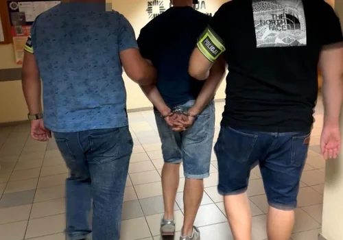 43-latek poszukiwany ENA i listem gończym zatrzymany przez „łowców głów”