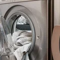 Jak urządzić i oświetlić pralnię z suszarnią?