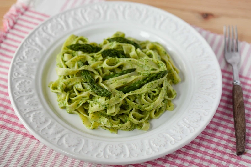 Makaron z pesto ze szparagów