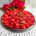 Tarta czekoladowa z truskawkami