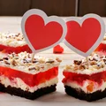 Ciasto Walentynkowe z galaretką i czekoladowym biszkoptem. Przepis na blaszkę 35x25 cm