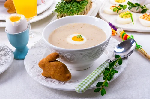 Barszcz biały na Wielkanoc - czym różni się od żurku?