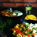 Curry z tofu i mango