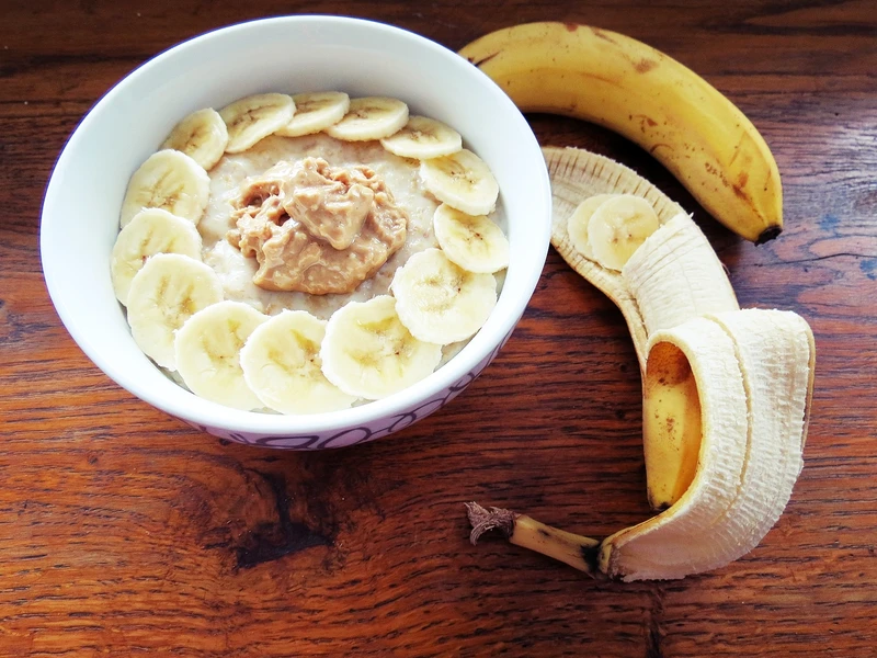 Bananowa owsianka z masłem nerkowcowym