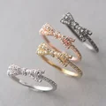 Delikatne pierścionki kokardki