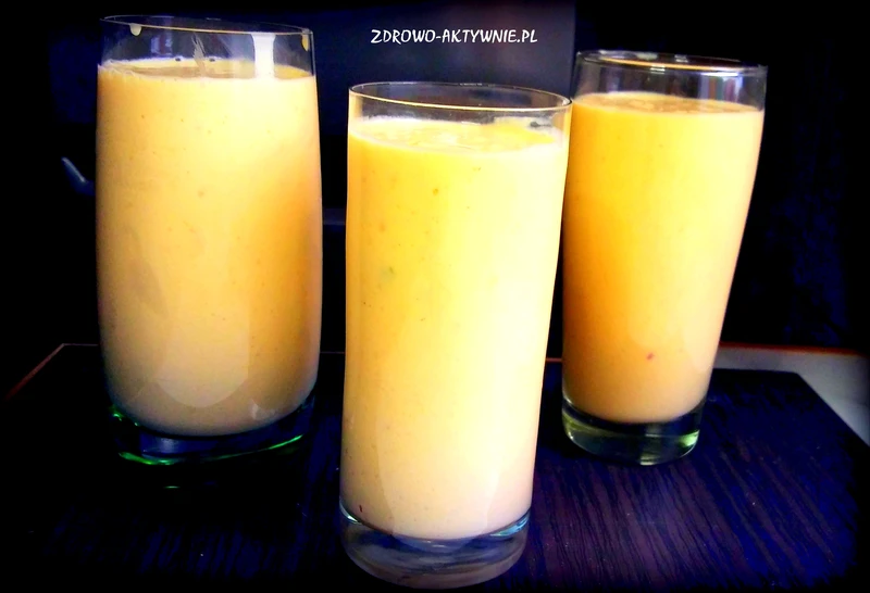 Odżywczy koktajl z mango i banana