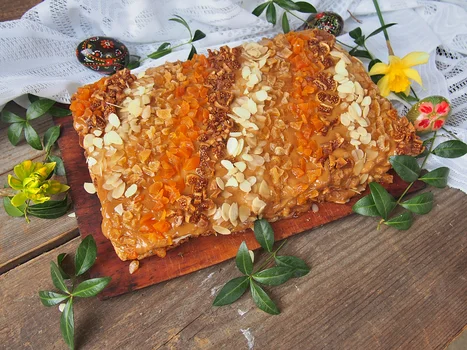 Mazurek kajmakowy z kremem grysikowym