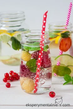 10 pomysłów na picie wody