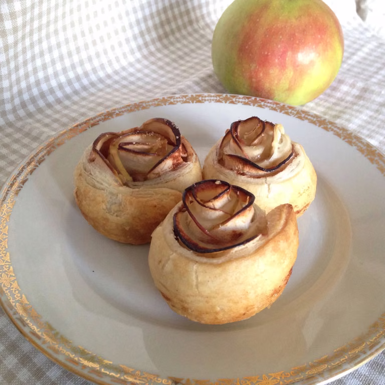 Przepis na różyczki z jabłek