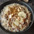 Owsianka z bananem i masłem orzechowym