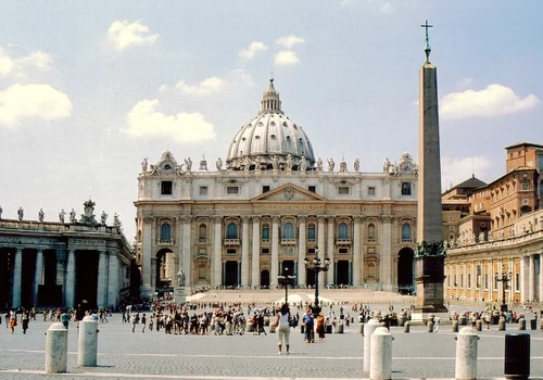 Kiedy odbędzie się pogrzeb papieża Franciszka? Cały świat w oczekiwaniu