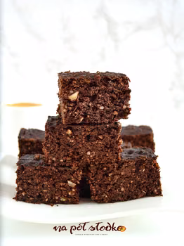 Fasolowe brownie do kawy bez cukru, glutenu i mąki