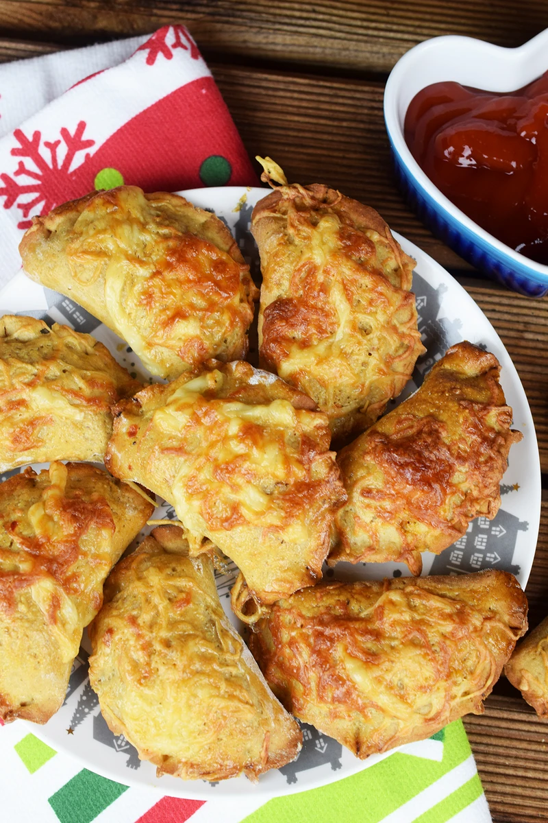 Pieczone pierogi z mięsem mielonym, kukurydzą!