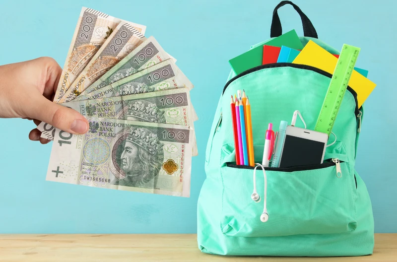 Nie wszyscy o tym wiedzą! Nawet 400 zł na wyprawkę dla ucznia do 24. roku życia!