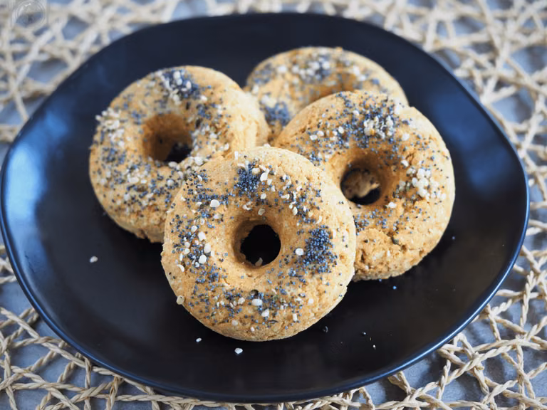 Keto bajgle (Paleo, LowCarb, bez jajek) - moderncavegirl.pl