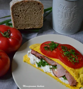 Biszkoptowy omlet śniadaniowy
