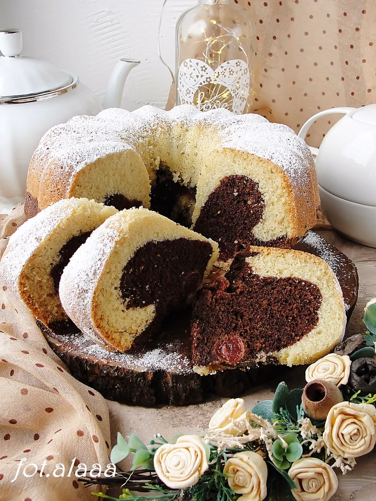 Babka z wiśniami i herbatą