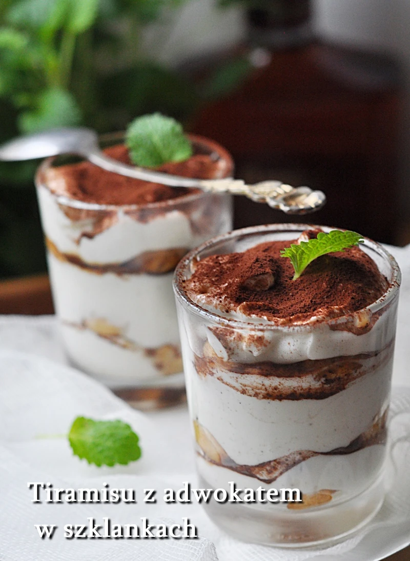 Tiramisu bez jajek z adwokatem