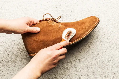 Jak czyścić buty ze skóry matowej? Poradnik rok po kroku