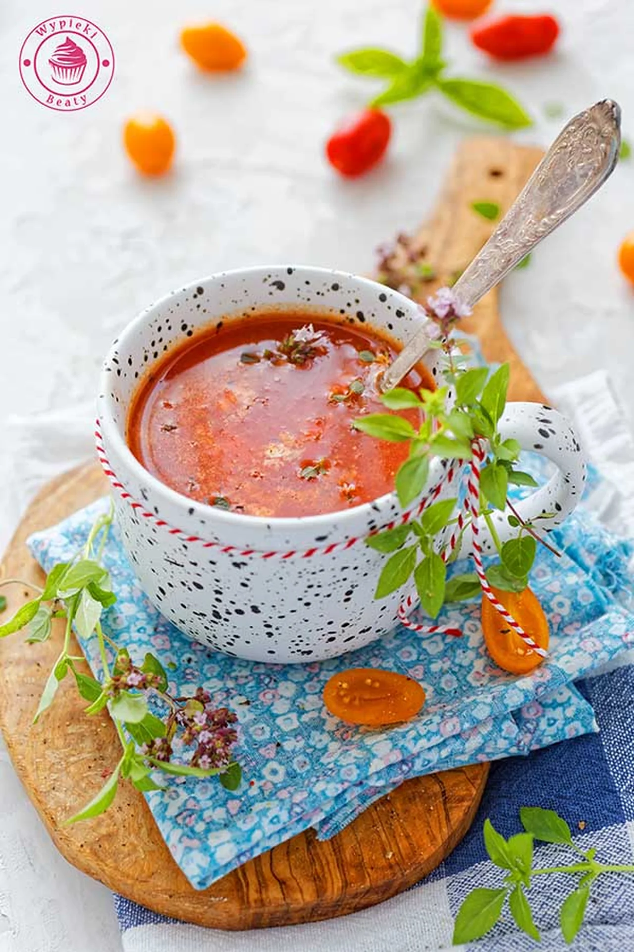 Zupa z pieczonych pomidorów i papryki