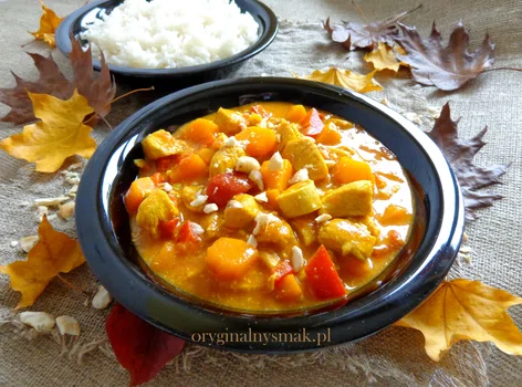 Curry z kurczakiem, dynią i papryką