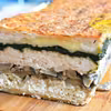 warstwowa pieczeń drobiowa (pieczarki, ser, szpinak)
