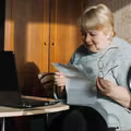 Emerytura wypłacana tylko raz na 3 miesiące? Ministerstwo rozważa zmiany w przelewach tych świadczeń