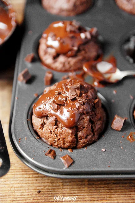 Czekoladowe muffiny na jogurcie – Kardamonowy