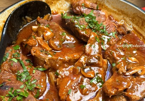 Karkówka duszona na patelni, prosty przepis